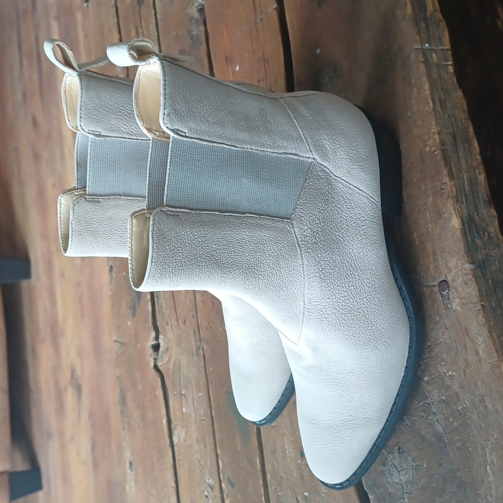 ❄️❄️❄️Katy Perry boots size 5.5